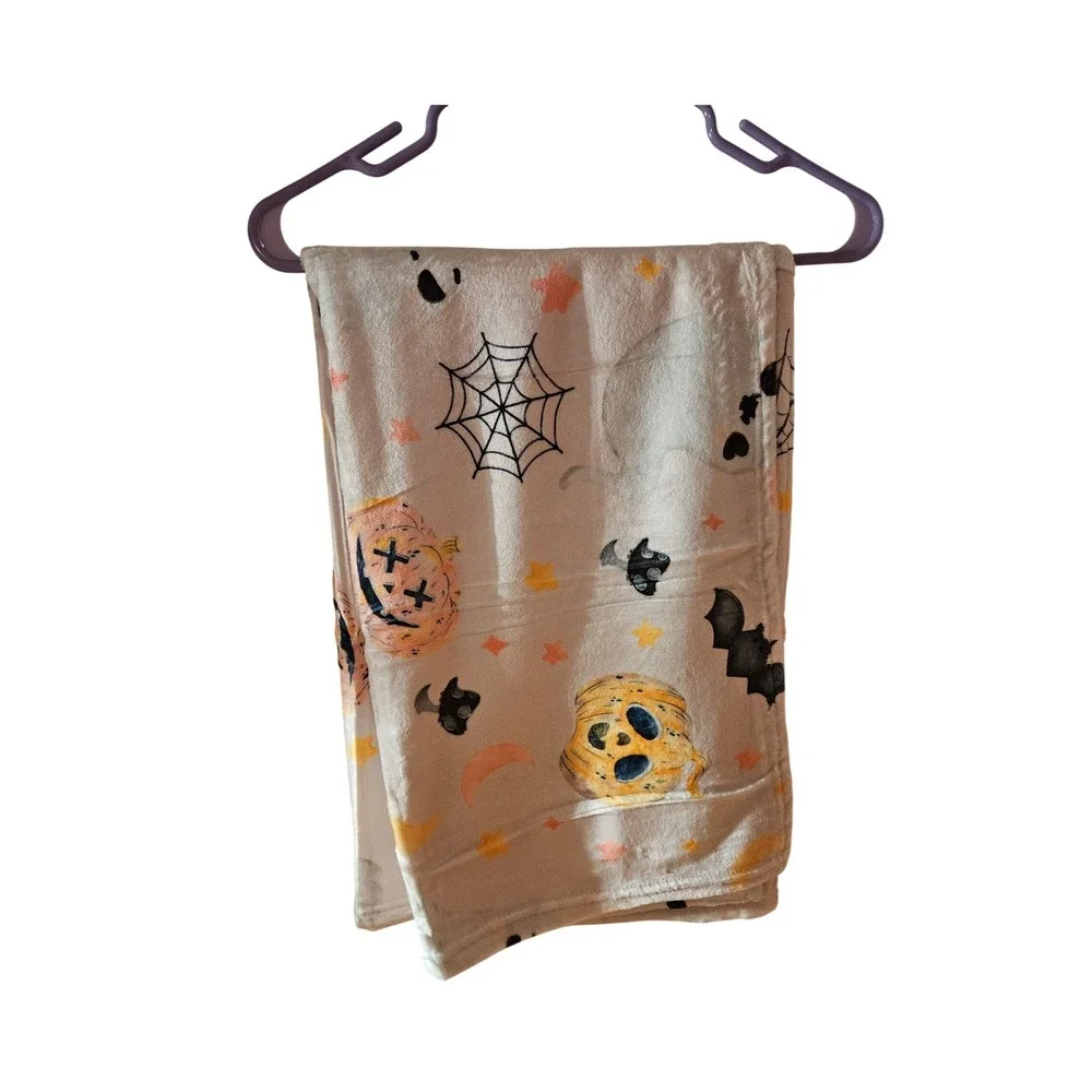 Halloween Throw Blanket Spooky Ghosts Bats Pumpkins Moon‎ Stars